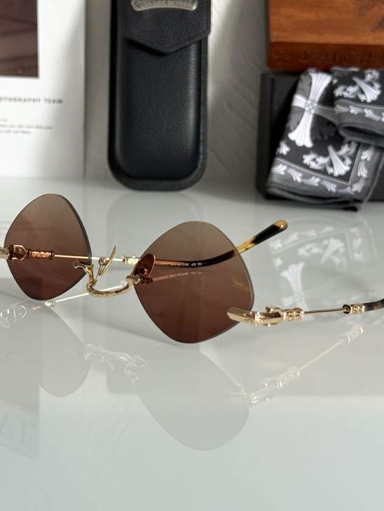Picture of Chrome Hearts Sunglasses _SKUfw73585669fw